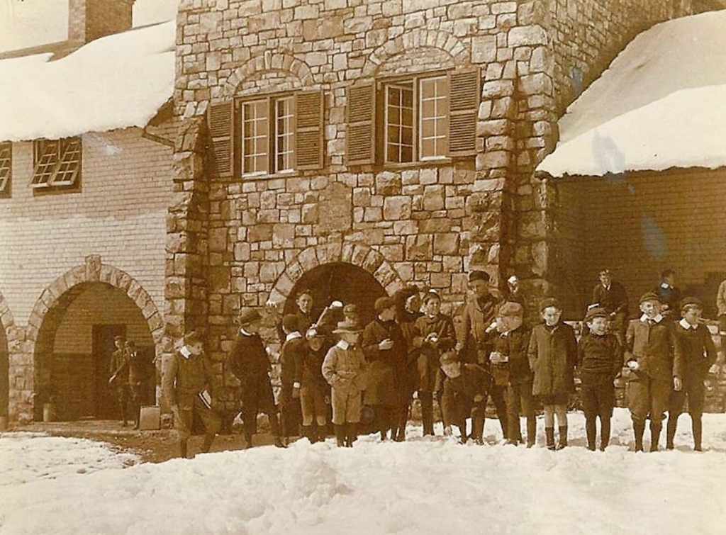 Snow At St John’S College August 1909